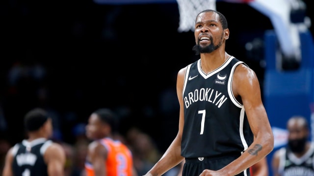 Nets forward Kevin Durant (7) reacts after a play against the Thunder during Brooklyn's 120-96 win