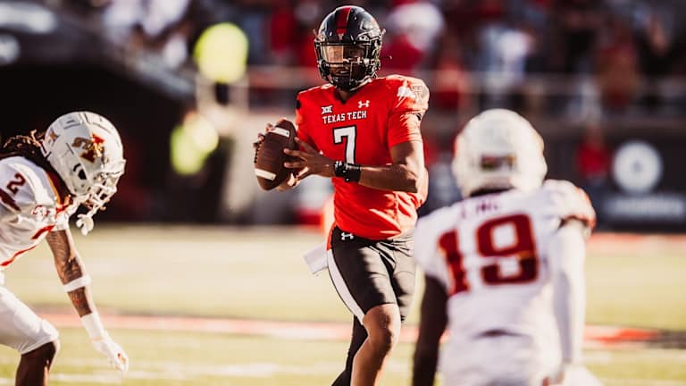 Red Raiders Lead No. 25 Cougars 17-3 at Half