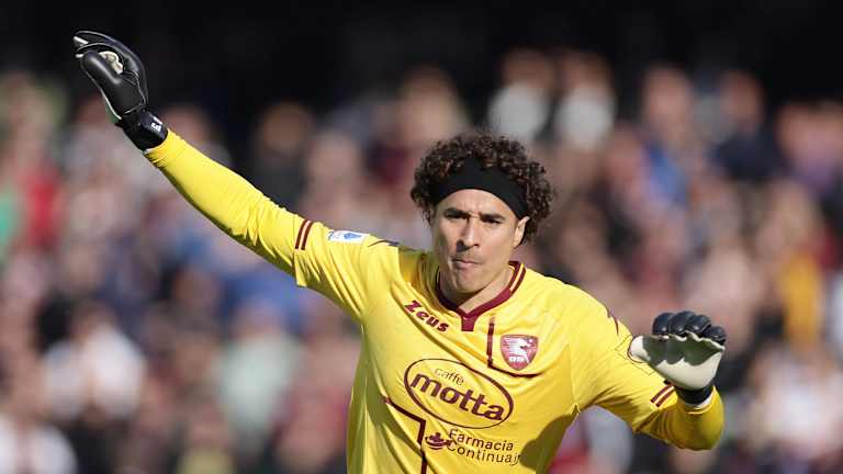 Memo Ochoa en el 11 ideal de la jornada en su debut en la Serie A