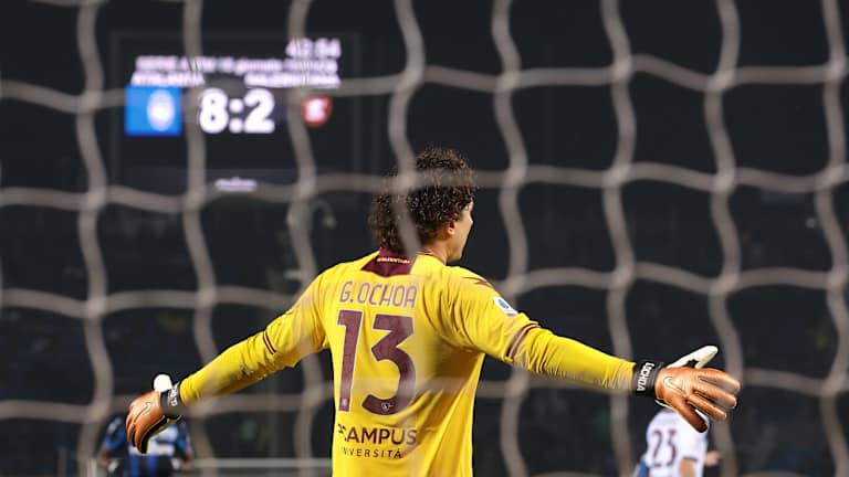 Prensa italiana defiende a Memo Ochoa de la goleada en Serie A