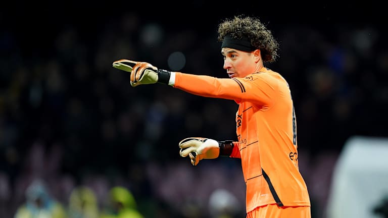 Guillermo Ochoa destaca de nuevo con la Salernitana y logra rescatar un valioso punto