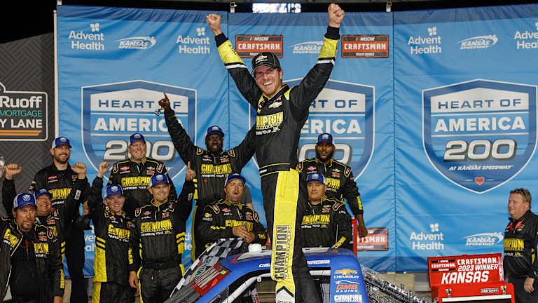 NASCAR Trucks: Grant Enfinger captures Heart of America 200 at Kansas Speedway