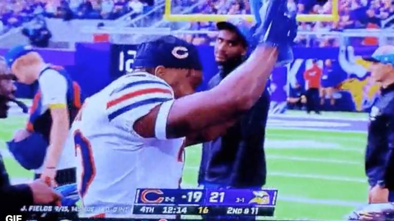 Bears' Kindle Vildor mocked 'Skol' chant, assuring Vikings of victory