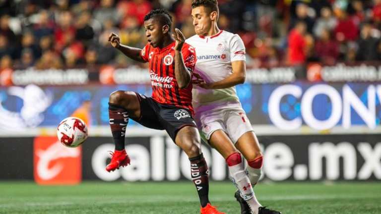 Xolos golea y pone una 'pata' en la final de la Copa MX