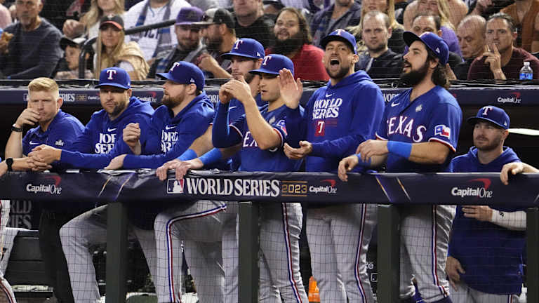 Los Rangers dominan a los D-backs en el Juego 3 gracias a Corey Seager y el bullpen