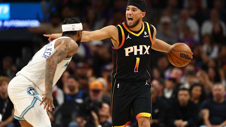 Devin Booker anota 31 en su regreso tras ausencia de 5 juegos y los Suns ganan.