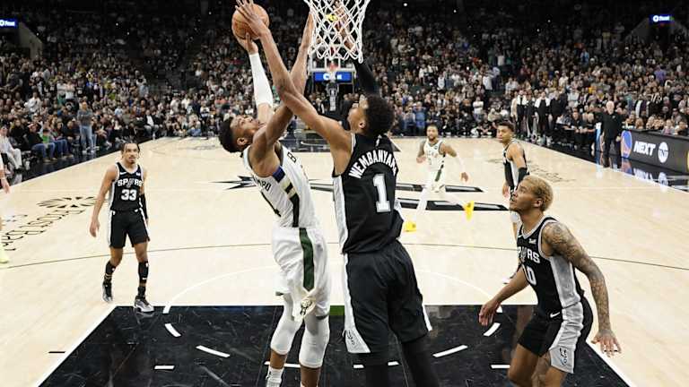 Giannis Antetokounmpo impresionado tras su primera batalla contra Victor Wembanyama