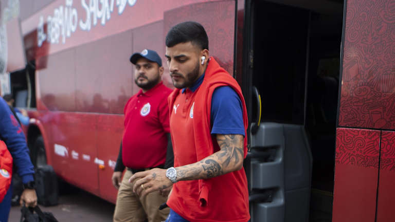Liga MX: ¿Alexis Vega EXPLOTA de nuevo? ¿Niega indisciplina en Chivas? ¡Revela la verdad sobre su salida!