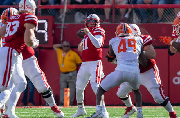 Casey Thompson pass first quarter 2022 Nebraska vs. Illinois football