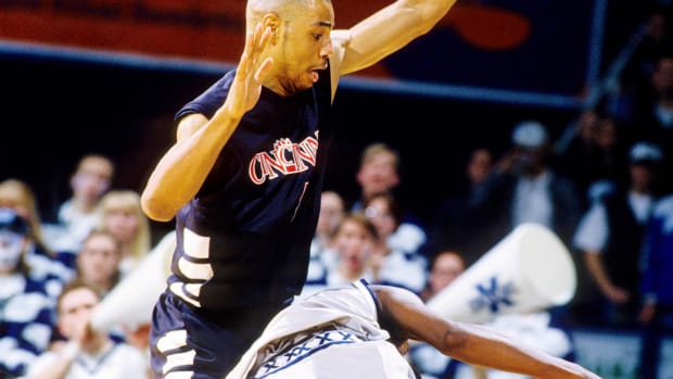 Cincinnati Bearcats forward Kenyon Martin in action during the 1997 season.