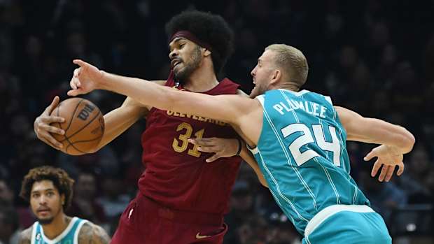 Jarrett Allen Mason Plumlee Nov 18 2022