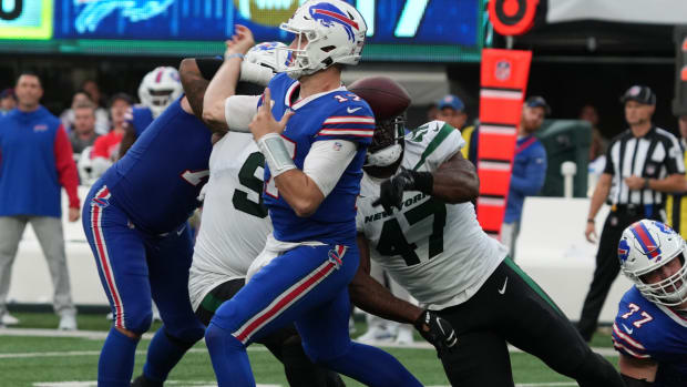 DE Bryce Huff strips Josh Allen during the Jets' 20-17 victory in 2022