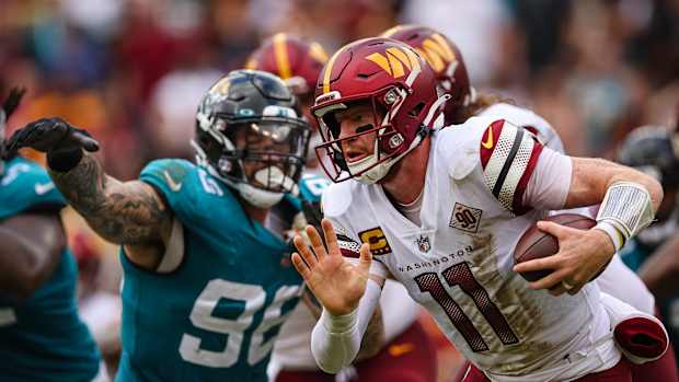 Quarterback, Carson Wentz, Washington Commanders