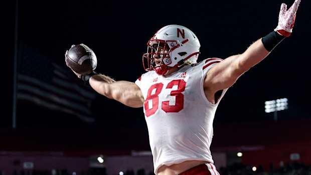 Travis Vokolek touchdown celebration 2022 Nebraska vs Rutgers football USATSI_19193762