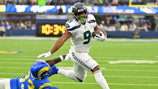 kenneth walker III 323