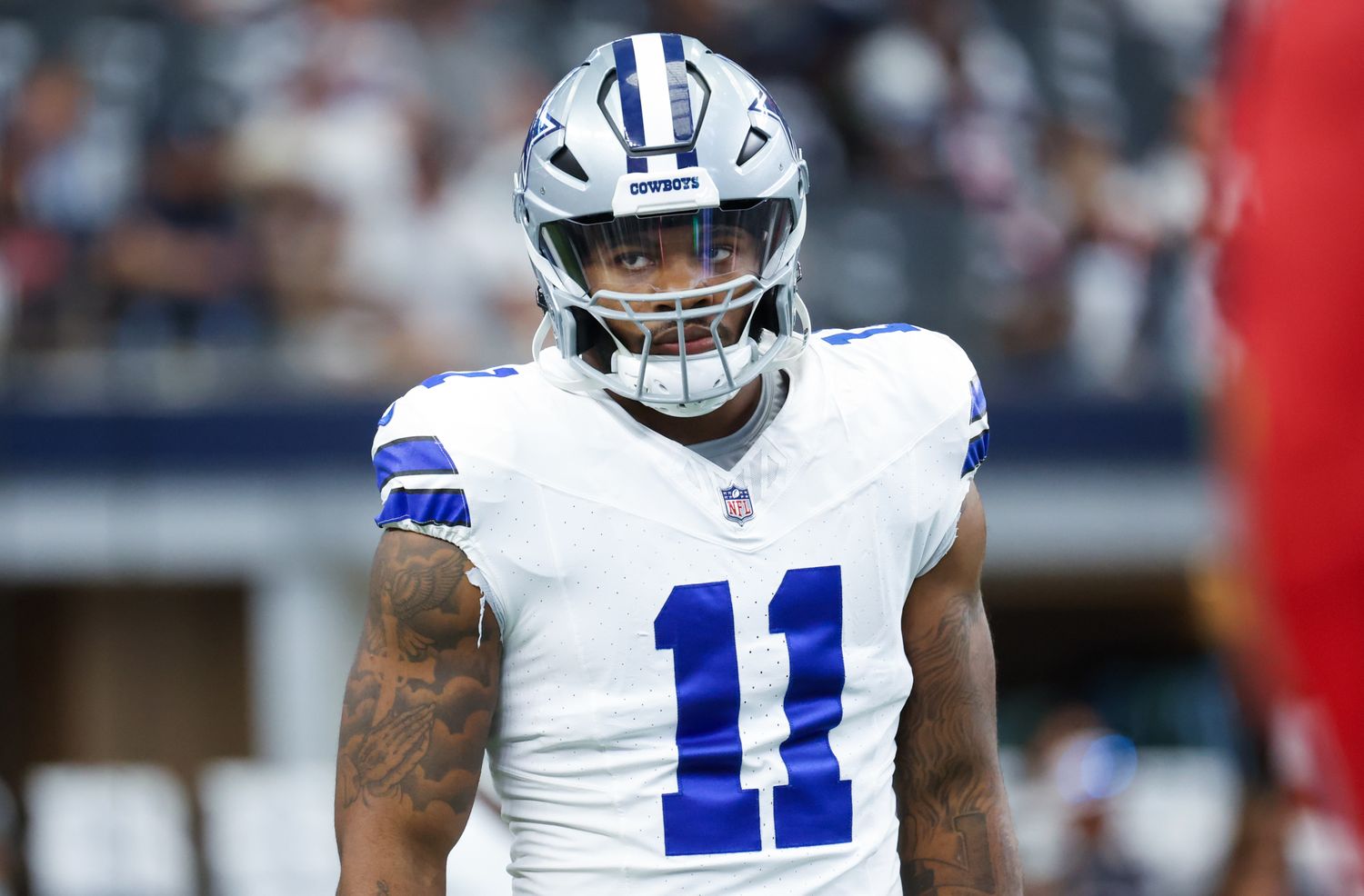 Dallas Cowboys linebacker Micah Parsons warms up before a game.