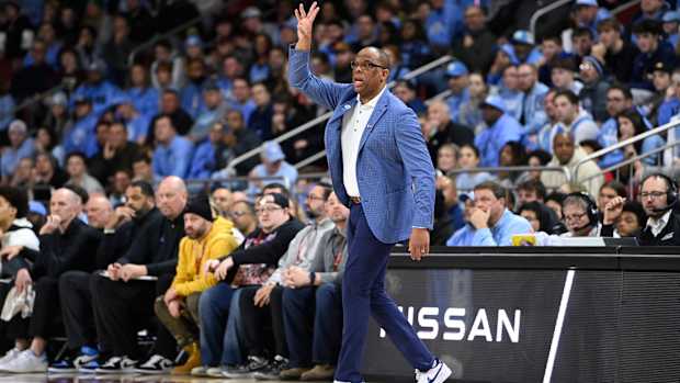 UNC basketball head coach Hubert Davis