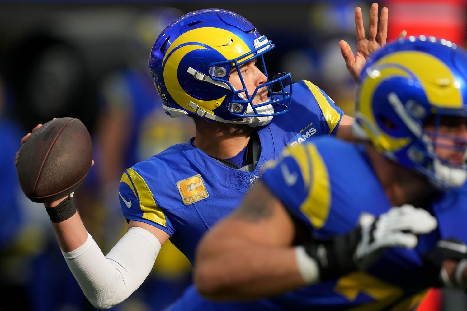 Rams quarterback Matthew Stafford gets ready to throw during Sunday's game.