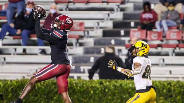Cornerback Cam Smith South Carolina - Missouri player is Tauskie Dove - photo 2021