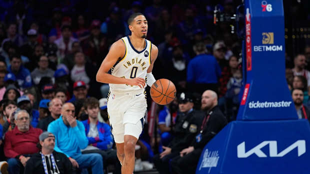 Tyrese Haliburton brings ball up
