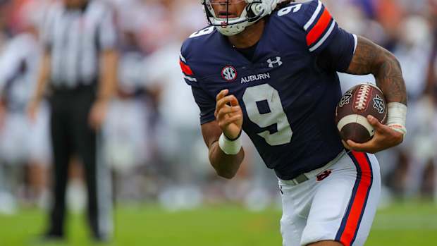 Robby Ashford vs UMass - Eric Starling/Auburn Daily