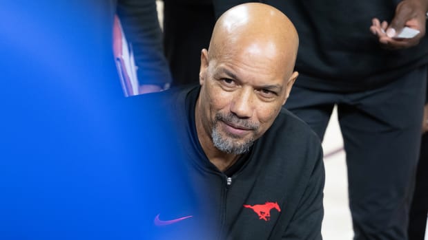 SMU coach Rob Lanier during a timeout against Arizona State