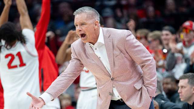 CHRIS HOLTMANN MEN'S BASKETBALL