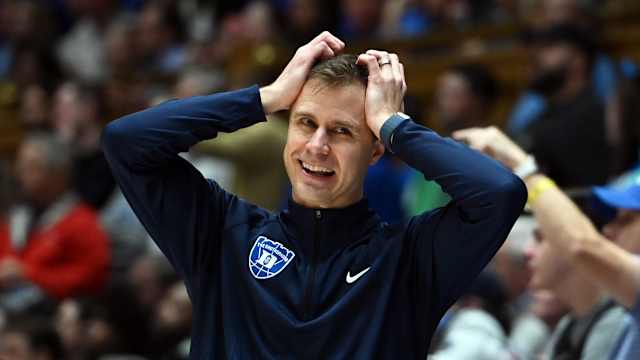 Duke basketball head coach Jon Scheyer