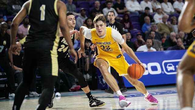 Duke basketball recruiting signees Darren Harris and Cooper Flagg