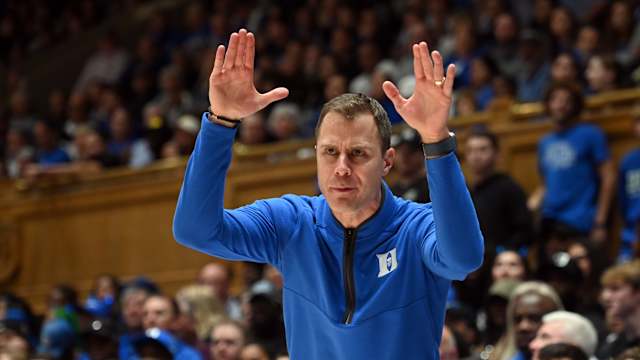 Duke basketball head coach Jon Scheyer