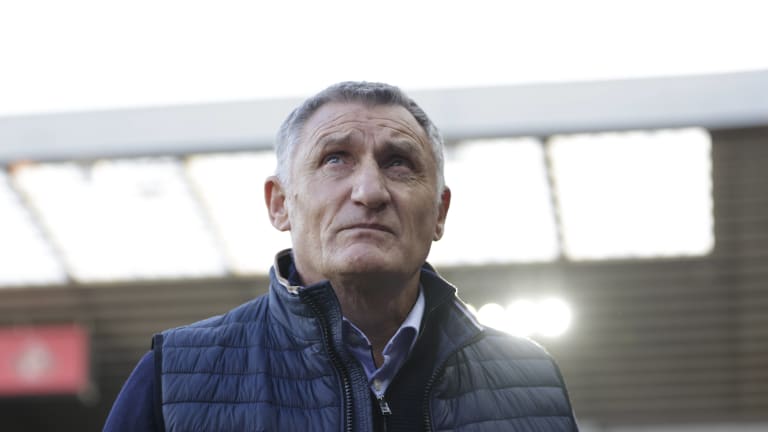 Tony Mowbray reveals the type of midfielder Sunderland want in January