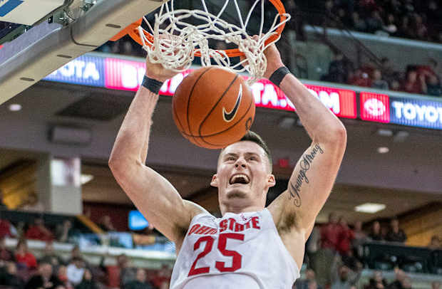 Kyle-Young-Dunk