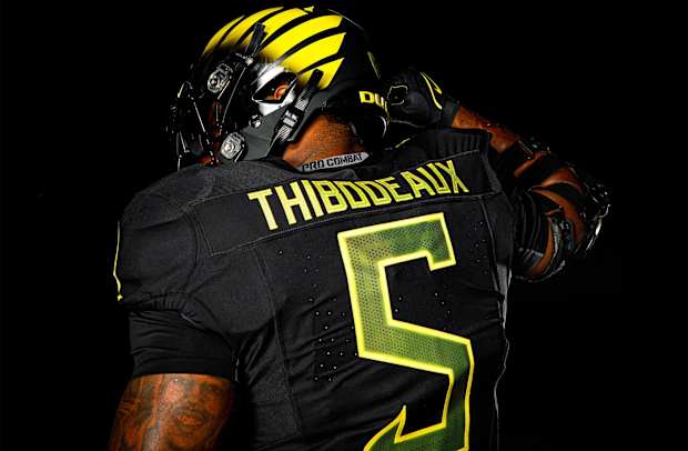 kayvon-thibodeaux-uniforms-vs-california.jfif