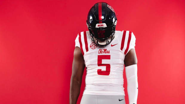 DeeJay Holmes