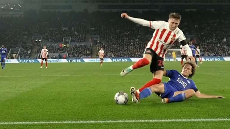 VIDEO: Leaders Leicester take down the Lads