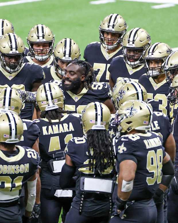 Demario Davis leads the Saints vs The Packers