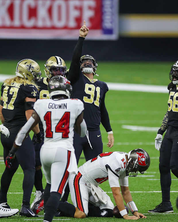 Trey Hendrickson sacks Bucs QB Tom Brady