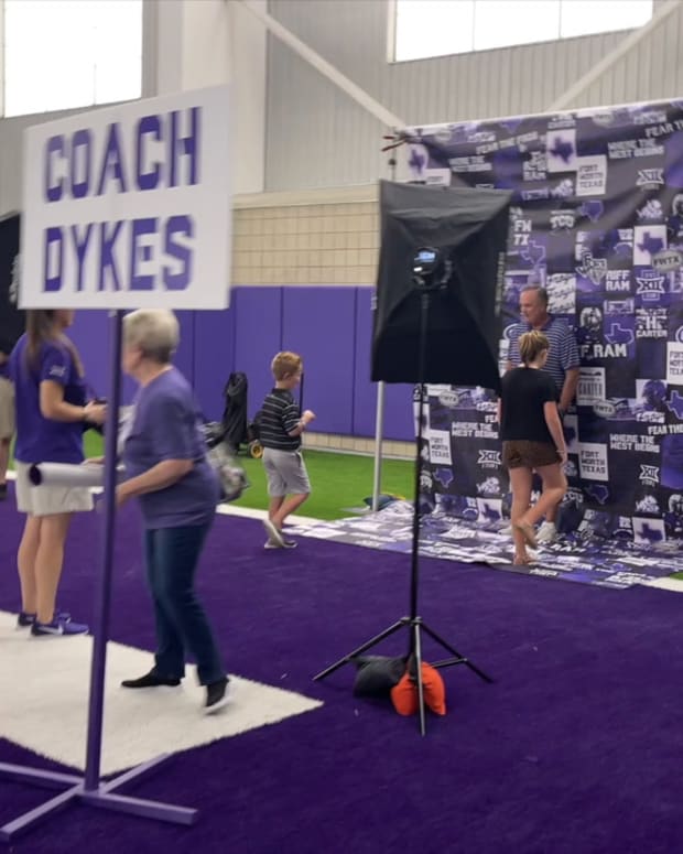 WATCH! TCU Football - Meet The Frogs Day