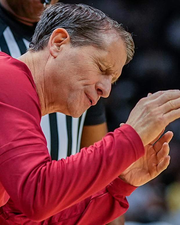 Razorbacks coach Eric Musselman on sideline against Missouri
