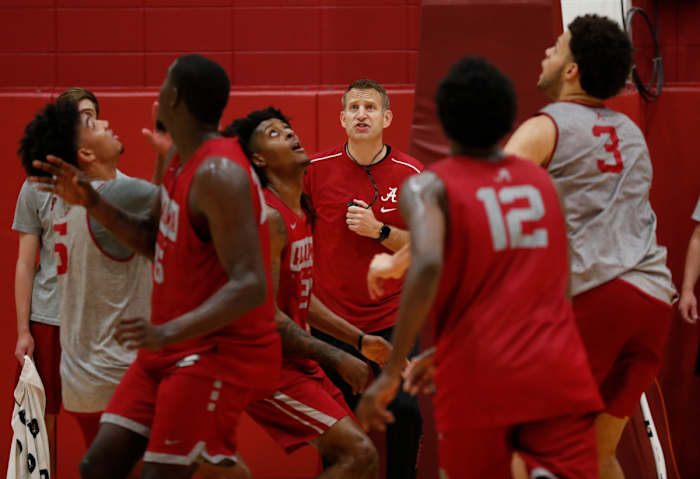 Alabama holds its first official basketball practice under Nate Oats