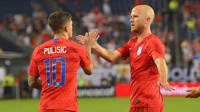 Christian Pulisic and Michael Bradley of the USMNT