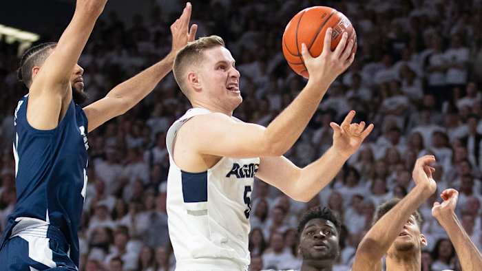 Utah State basketball Sam Merrill