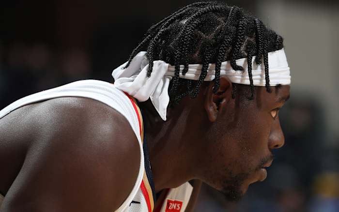 jrue-holiday-headband.jpg