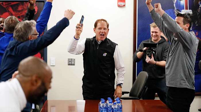 les-miles-kansas-lsu-coaching-career-recruiting.jpg