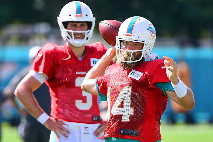 josh-rosen-ryan-fitzpatrick-dolphins-qb-battle.jpg