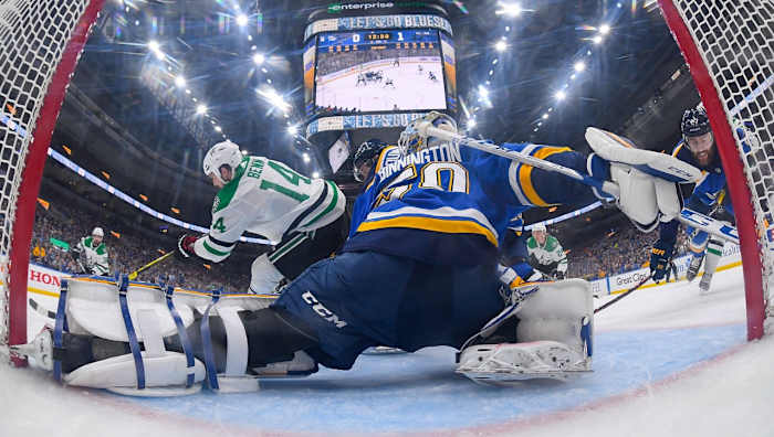 jordan-binnington-stars-blues.jpg