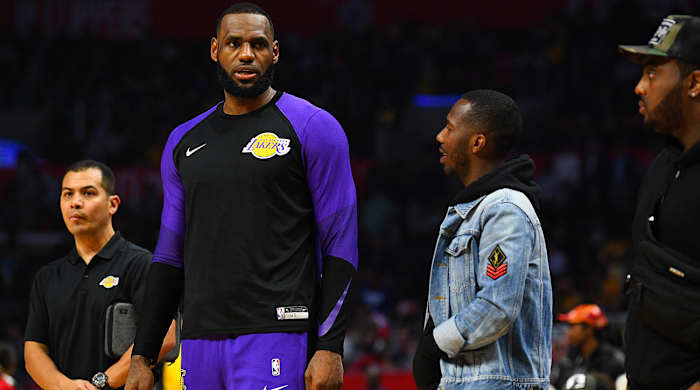 lebron-james-rich-paul-lakers-sideline.jpg