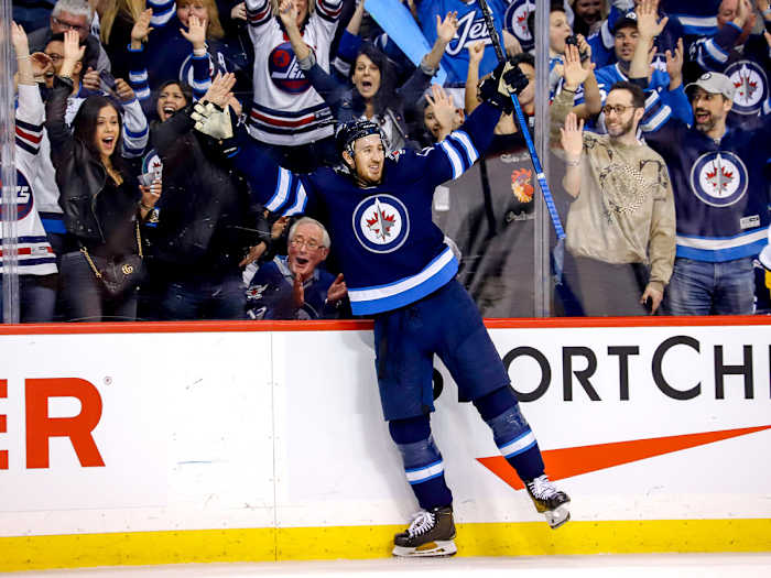 kevin-hayes-winnipeg-jets.jpg