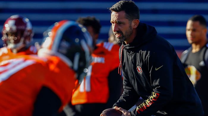 49ers coach Kyle Shanahan getting some hands on time in Mobile.