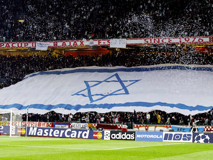ajax-israel-flag-amsterdam.jpg